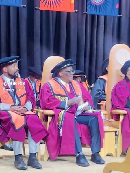 What a beautiful day 🤗🧑🏽‍🎓🙇🏽‍♂️#graduation #grad2025