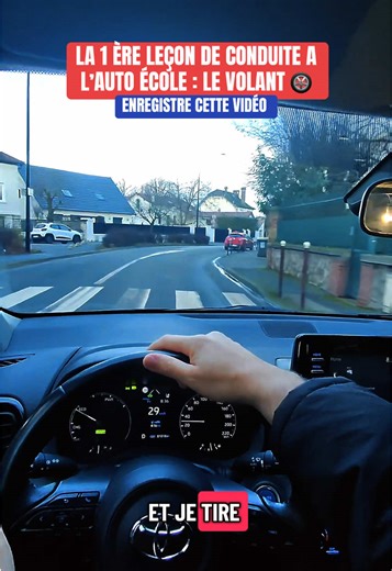 Première leçon de conduite à l'auto-école