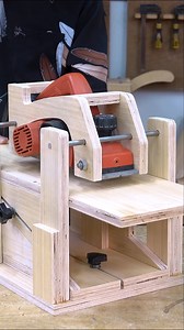 Making a Simple DIY Benchtop Jointer for woodworking Tool Tips #tooltips #tips #hacks #woodworking #woodwork #woodart #woodprojects #woodworkingprojects #woodcraft #carpenter #benchtopjointer #benchtop #jointer #tips #hacks #wood | Woodworking TV
