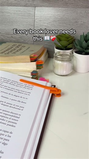 Look at the comments and get it the automatic bookmark📚🥺#book #books #bookmarker #automark