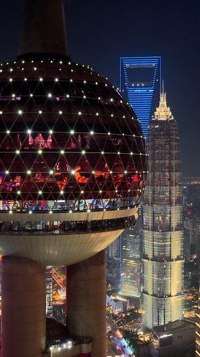 If you ever thought these views were fake, think again — this is Shanghai’s real, breathtaking skyline. A city where glass, steel, and imagination rise together, glowing brighter every night. From sunrise silhouettes to neon-lit dreams, Shanghai feels like a glimpse of the future happening right now. Every angle, every corner, every reflection tells a different story — and all of them are spectacular. 📸: Bryan Kim @kanameraito Share the beauty of Shanghai you captured and tag #ipshanghai to be 