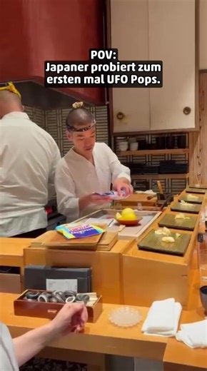 Philip Hitschler-Becker on Instagram: "Anzeige | Wir haben die gefriergetrockneten UFO POPs mit nach Japan genommen um direktes Feedback von den Japanern zu bekommen.😍🇯🇵 #hitschies #freezedried #gefriergetrocknet #ufopops #crunchies"