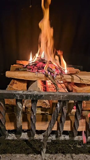 4.7K views · 97 reactions | Building the top down fire in a fireplace #fyp #fi | Woodsboundoutdoors | Facebook