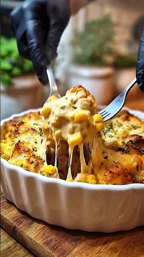 Crockpot Chicken Pot Pie Casserole. #easyrecipes #easyrecipe #cheesypotatoes #foodiefavorites