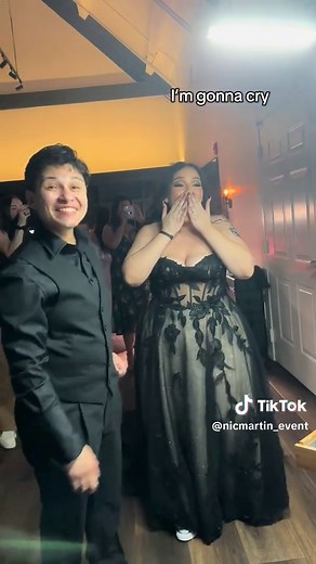 Stunning Black Wedding Dress Live Painting Experience