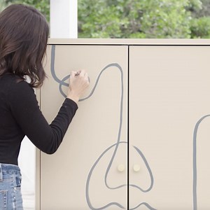 651K views · 1.7K reactions | Mixed media artist Laura Stewart is a pro at dreaming up new creations, but needed a little help selecting colors. Watch her transform the space using the Sherwin-Williams ColorSnap® Color ID Dreamer palette, then take the Color ID quiz to find the curated palette that fits your personality: https://www.swcolorid.com/ #swColorID #swColorLove | Tastemade Home | Facebook