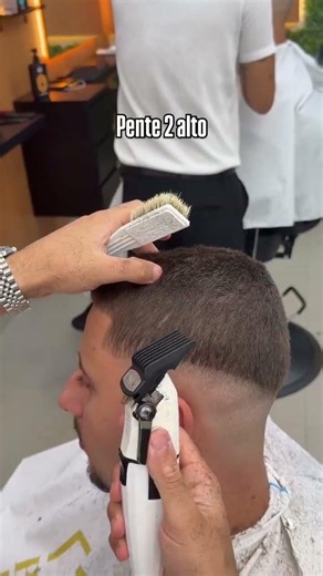 Step-by-Step Haircut Tutorial with Expert #fade #barber #haircut