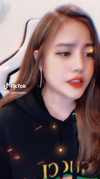 ☺️ Em đi về bóng tối khuất lối ; chìm dần trong bao đêm trôi … #nganngancover