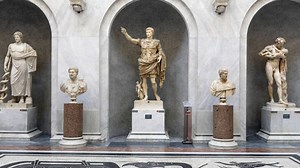 American tourist destroys sculptures in the Vatican