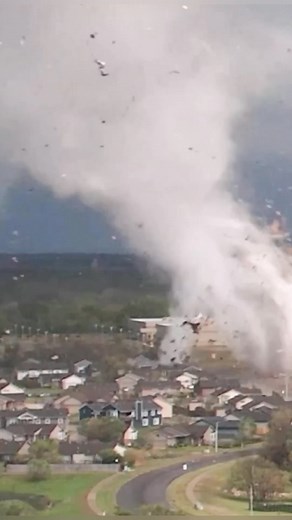 114K views · 770 reactions | Dominator Drone at work #tornado | Reed Timmer Extreme Meteorologist | Facebook