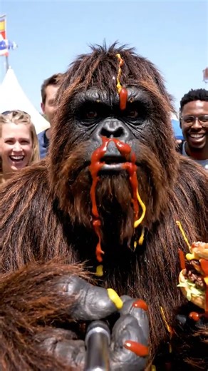 Bigfoot Fails the Ultimate Burger Challenge! 🍔🤣 (#SasquatchVlog)