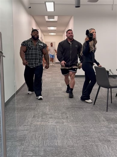 Keone Pearson on Instagram: "Random dump post incoming🫡 Code: Prodigy @rawnutrition @gymreapers @elev8.foods @freedom__athletic @haparican ❤️"