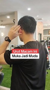 542K views · 10K reactions | Urut Macam Ini Muka Jadi Muda Ikut @coach.b_personaltrainer untuk fit dan sihat  ▶️ Nak Order Produk https://linkr.bio/coachB #coachB #tips #tip #sihat #sakit #info #senam #fit #kurus #kurussihat #kuruscepat #kurusbadan #perutbuncit #perutkempis | Jom Sihat Bersama Coach B | Facebook