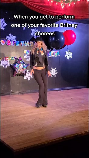 Choreographed by Kevin Tancharoen 🕴🔥 @britneyspears #britneyspears #lookalike #impersonator #britneychoreo #meagainstthemusic #britneychallenge