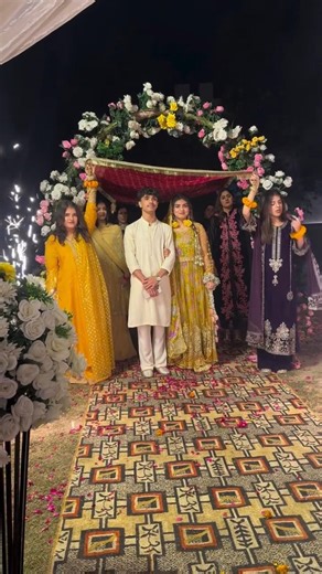 Mehndi Bride & Groom Entry Full of Energy 💃💍🔥 #MehndiEntry #BrideGroom #WeddingHighlights #Shorts
