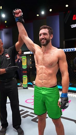 オールアメリカンレスラー😤ライアン・ローダーがロバート・バレンティンを下して #TUF32 ミドル級を制覇✨️ #TUF32