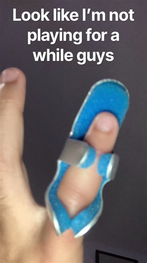 I cooked my pinky at a basketball game🫩😭