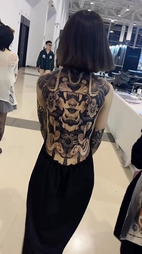 Backpiece tattoo #neotraditional #tattooart #neorealismo #tattoojourney #tatuajes | Inked Cosplay
