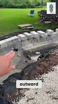 Building a Winding Lannon Wall in Mequon | Geogrid, Curves & Outdoor Kitchen Progress #hardscape
