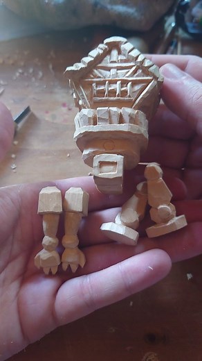 Final details of the timber framed robot Down to the final details on this wood carving. I use a few little chisel knives at this stage to get into all the awkward areas. #woodcarving #whittling #characterdesign #lindenwood | Clint Rose Carving