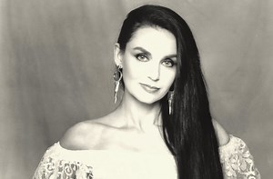 Top 10 Crystal Gayle Songs