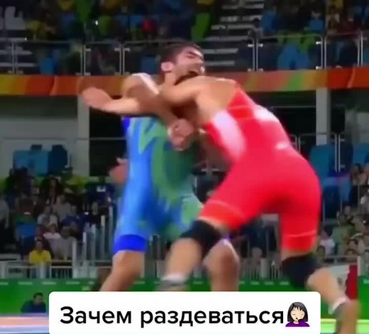 High-Level Wrestling Match: Blue vs Red Singlet