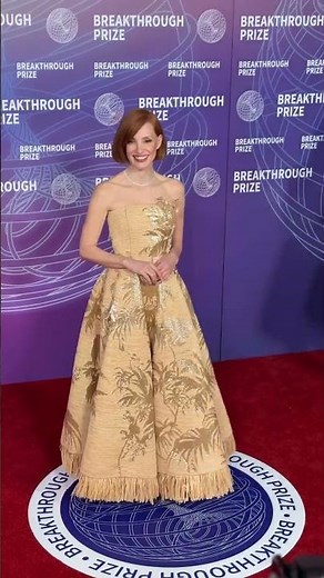 💃 Jessica Chastain sports a cute bob at the 2026 Breakthrough Prize red carpet 😍