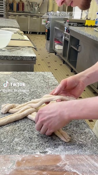 Devenir 𝗯𝗼𝘂𝗹𝗮𝗻𝗴𝗲𝗿, ça te tente ? Du CAP au Bac Pro, en alternance, à CMA Formation Bretagne !