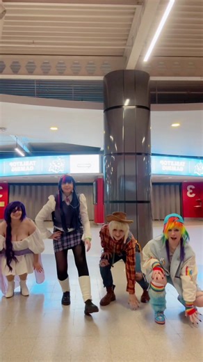 So true let’s go horses !!!! #mlp #mylittlepony #mlpcosplay #mylittleponycosplay #mlpfim Rainbow dash applejack twilight sparkle and rarity at mcm comic con