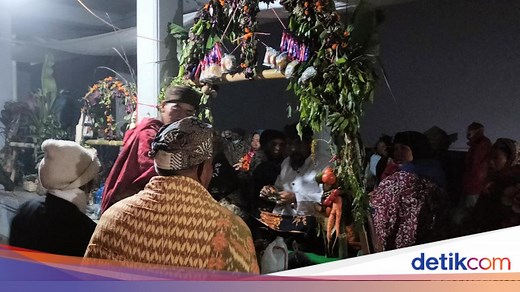 Pakaian Suku Tengger Identik Sarung, Ini Makna dan Simbolisnya