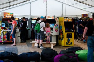 Hacker Camp Makes DIY Phones, Is Bombarded by DIY IMSI Catcher