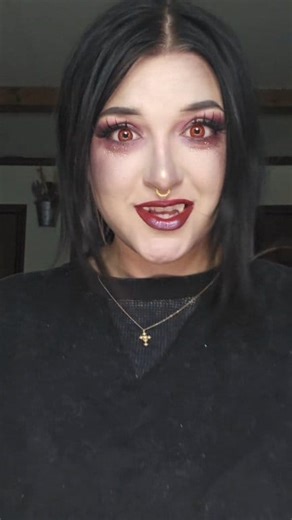 From bitten and infected to a cutesy vamp 😌🦇 #HalloweenMakeup #sfxmua #mua #foryoupage | Kaylee Roberts