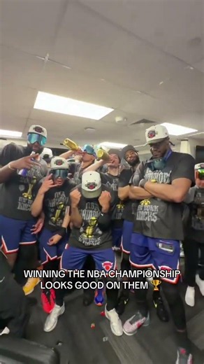 The vibes in the Knicks locker room 🎉 🏆