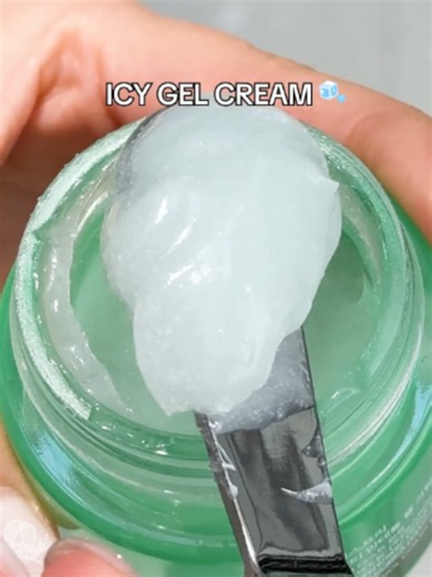 Cool Down Summer Skin: Green Tea Hydration Routine