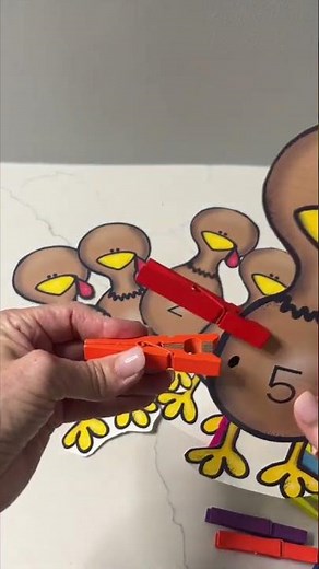 Turkey Feathers Count & Clip