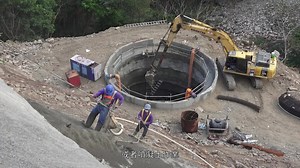 2.8M views · 58K reactions | 南迴公路通車｜幕後工程與功臣 南迴公路通車典禮於本週完美落幕 工程人員為國家建設所付出歲月及血汗， 讓日後用路人得以窺見其氣魄及不枉此生之瀟灑。 現在，邀請各位一起來看看這部南迴公路紀錄片➡️ 了解幕後大工程的建立並感念辛苦的大「功臣」們✨ | 交通部 | Facebook