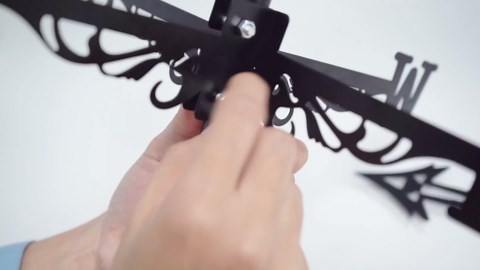 VESTCDF Rooster Metal Weather Vane Wind Direction Indicator Outdoor Weather Vanes Roof Mount Yard Patio Wind Vanes for OutsideYard Farm Garden Patio Decoration