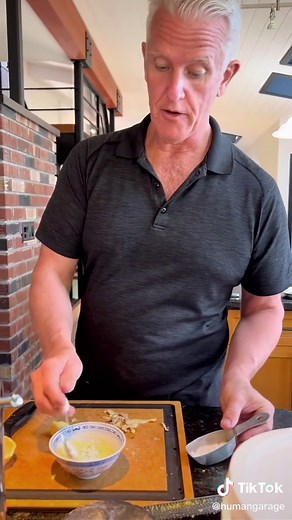 DIY Natural Teeth Whitening Recipe for Organic Toothpaste