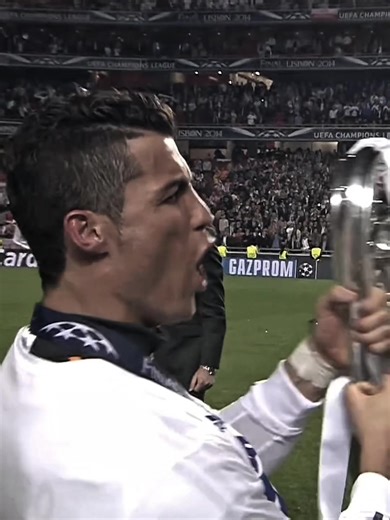 A Torcida do Real Madrid Apoia Cristiano Ronaldo