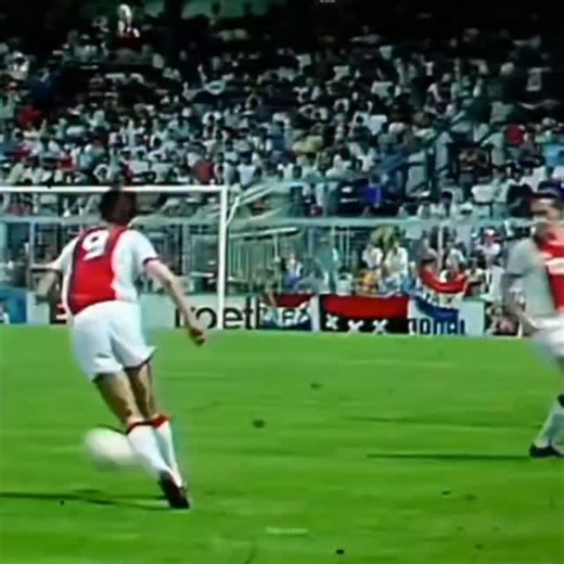 7th Minute Football on Instagram: "Imagine a player so good that he won three Ballon d'Ors before he was 28. A player so clinical he made the most defensive era in Italian football history look like a training drill. Marco van Basten didn't just play football; he perfected it. And then, at the peak of his powers, he vanished. This is the tragic masterpiece of the Swan of Utrecht. Before Hary Kane, Robert Lewandowski and Erling Haaland, there was Marco van Basten. He wasn't just a striker; he was