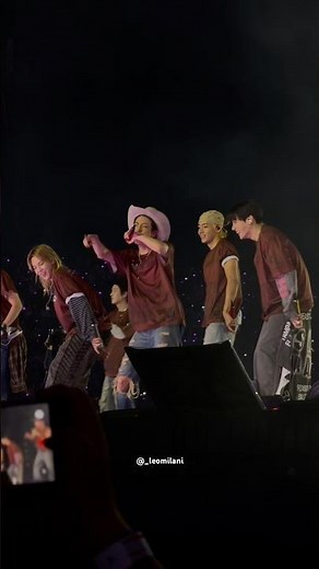 MUSIC SURPRISE! BTS performs “Boy in Luv” on the BTS WORLD TOUR ARIRANG (Live in Mexico) #bts #kpop