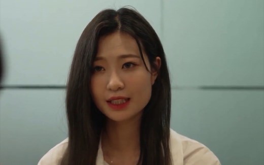 韩国r级女演员尹律新作，终于等到你，职场女神风范
