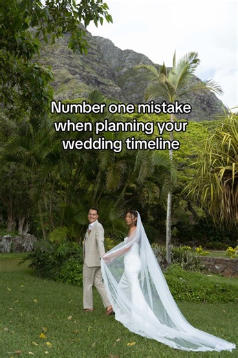 I help brides planning Hawaii weddings create a wedding day experience that is relaxed and unhurried while also documenting their day beautifully. Save this for later so you don’t forget as you plan your timeline! Wedding days move fast and if you want to have a relaxed wedding day, you have to create a wedding day experience that will support your vision. #oahuphotographer #oahuweddingphotographer #hawaiiweddingphotographer #mauiweddingphotographer #kauaiweddingphotographer