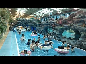 水族館のようなスパリゾート・ハワイアンズの流れるプールの「アクアリウムプール」