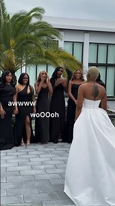 Bridesmaids seeing bride for the first time❤️💍#weddingday#firstlook#emotional#brudesmaidsmovie