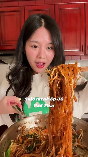Cách làm Pad Thai đơn giản tại nhà — Solo meal Tập 36