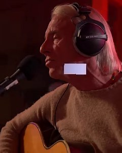 34K views · 695 reactions | 'I Woke Up', performed on Jo Whiley's Sofa Session on BBC Radio 2. Listen to the full performance on BBC Sounds: https://bbc.co.uk/sounds/play/m001zwgt  BBC | Paul Weller | Facebook