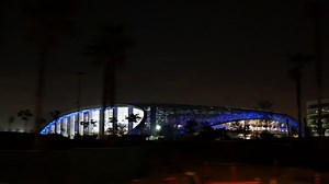 Rams, Chargers SoFI Stadium’s 4K HDR Oculus Scoreboard Gets Raised Off Ground (VIDEO   PIC)