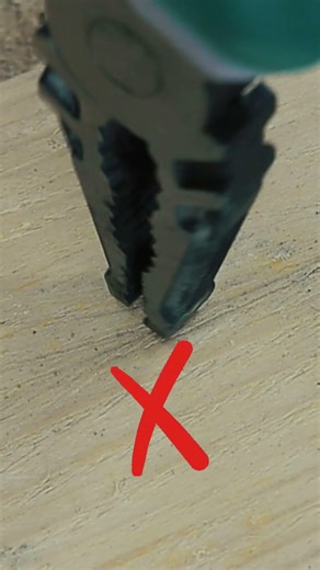 Be sure to remember this trick! How can you easily remove a nail with a broken head? #shorts