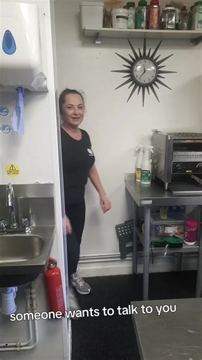 When an angry costumer calls😉#trendiing #fyp #worklife #hospitality